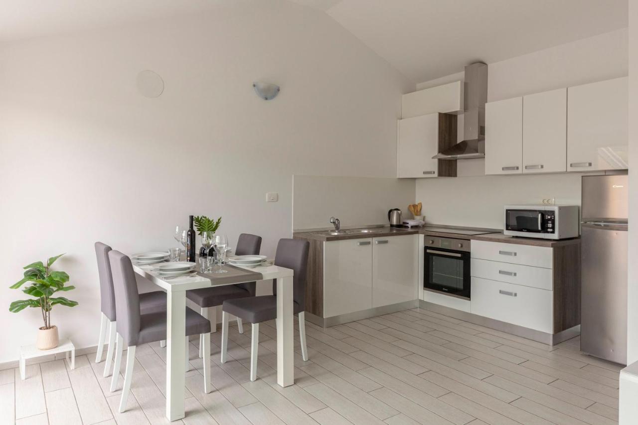 Apartments Era إيزولا المظهر الخارجي الصورة