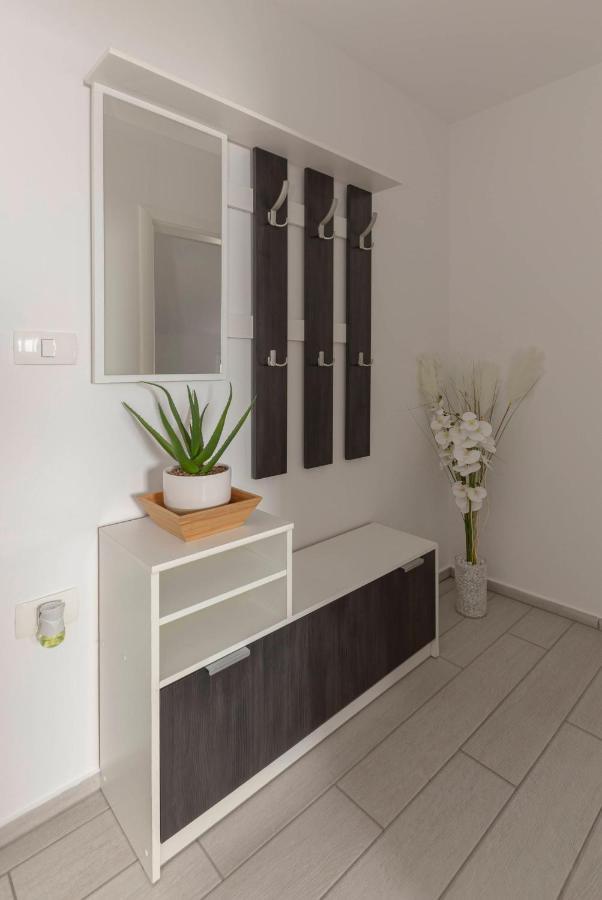 Apartments Era إيزولا المظهر الخارجي الصورة